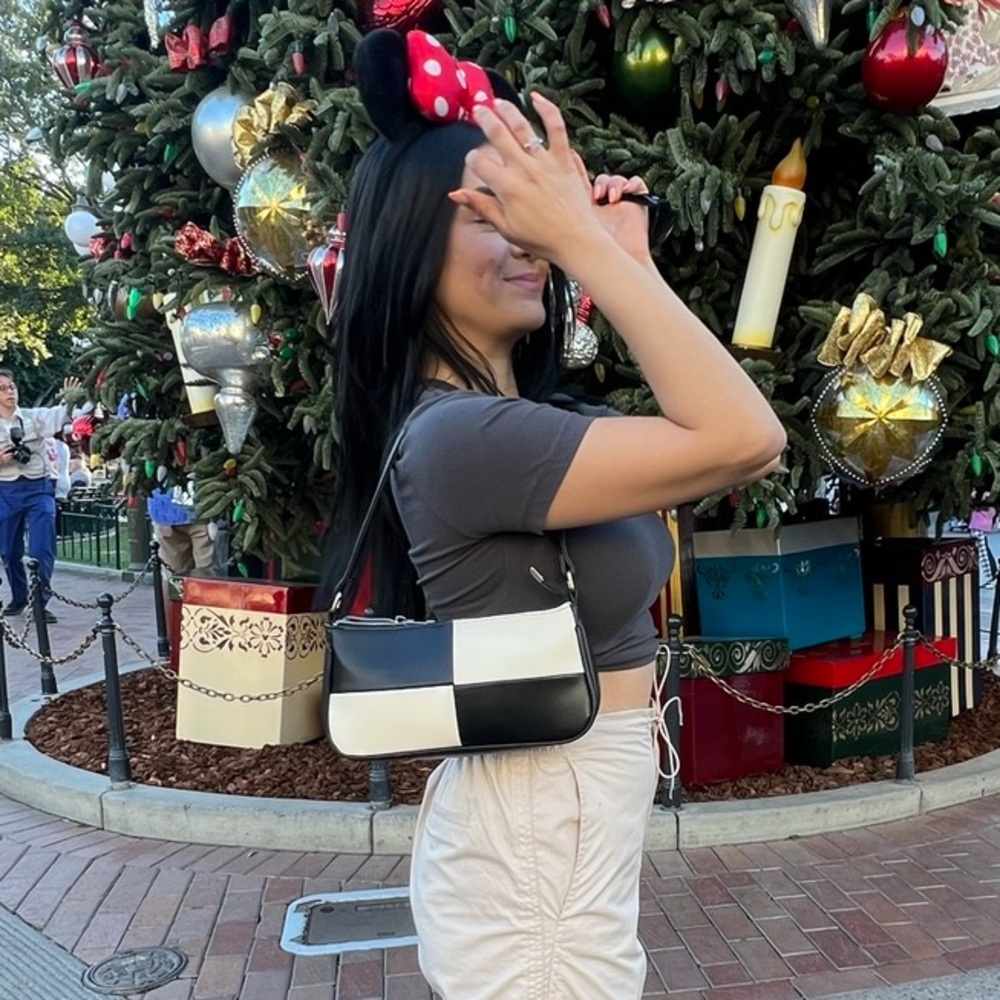 Color block shoulder bag